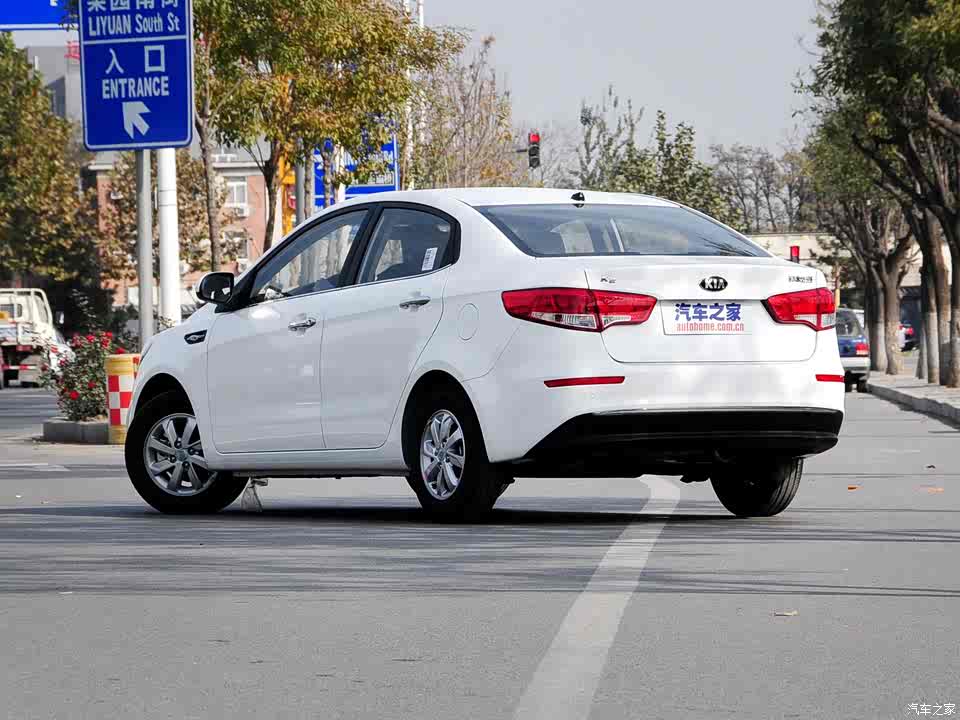 外观内饰小改 东风悦达起亚新款k2实车